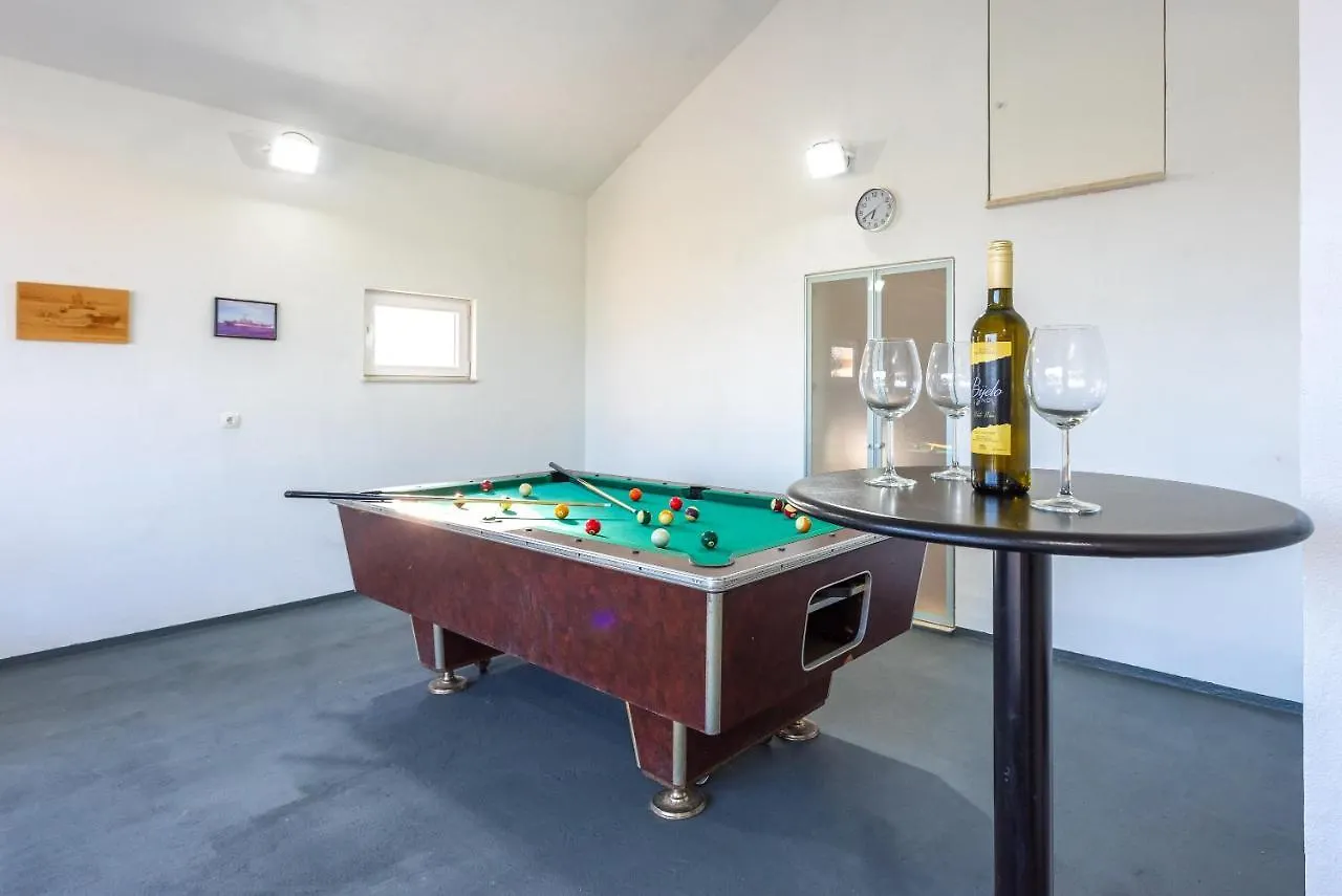 Villa Toni With 5 Bedrooms And Heated Pool Kastela Croatia