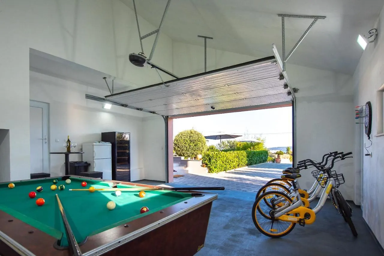 Villa Toni With 5 Bedrooms And Heated Pool Kastela Croatia