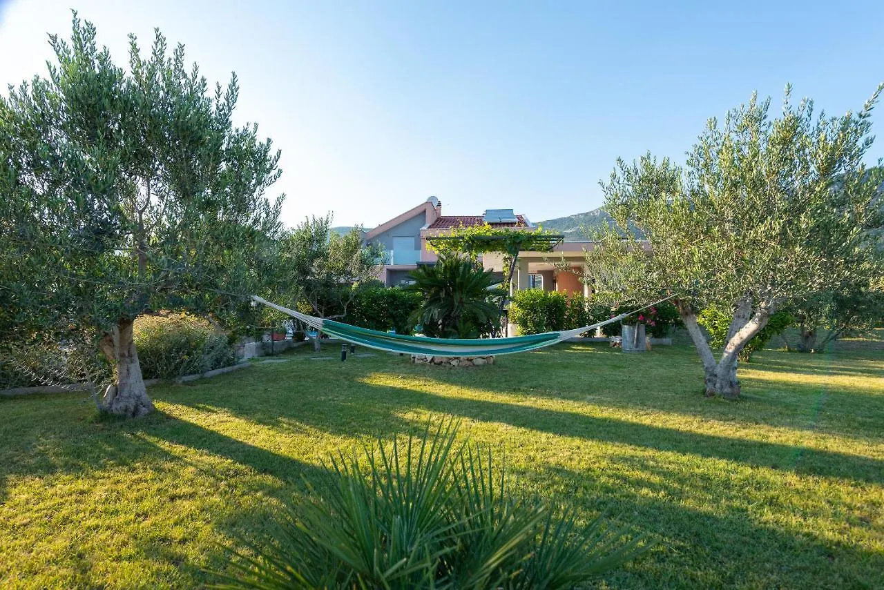 Villa Toni With 5 Bedrooms And Heated Pool Kastela