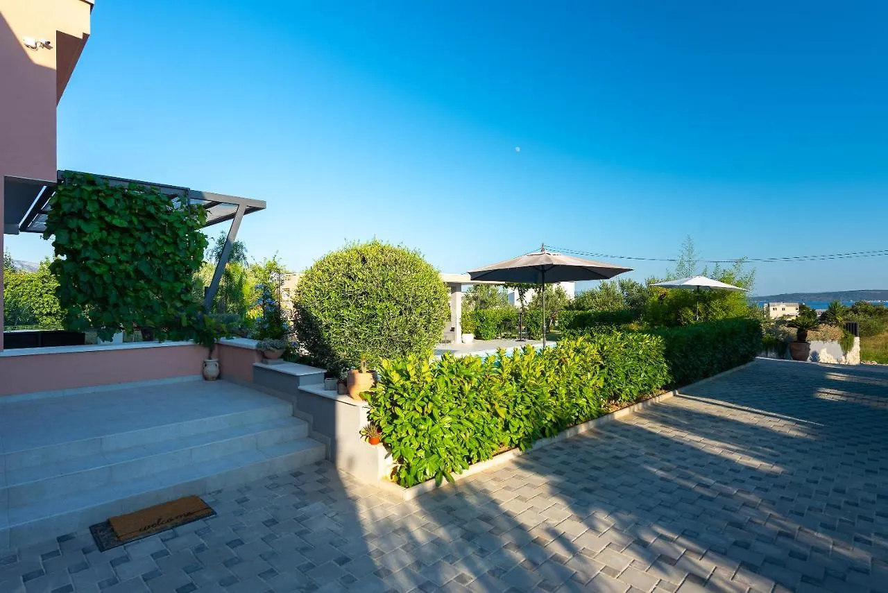 Villa Toni With 5 Bedrooms And Heated Pool Kastela Croatia