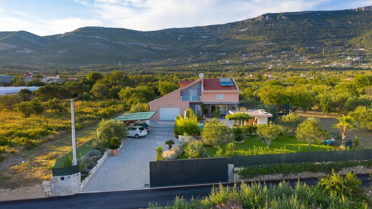 Villa Toni With 5 Bedrooms And Heated Pool Kastela Croatia