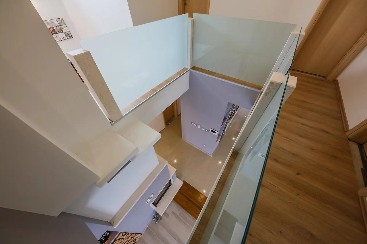 Villa Toni With 5 Bedrooms And Heated Pool Kastela