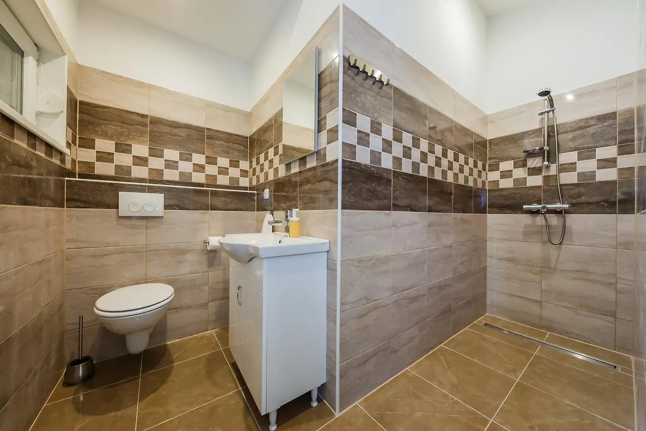 Villa Toni With 5 Bedrooms And Heated Pool Kaštela