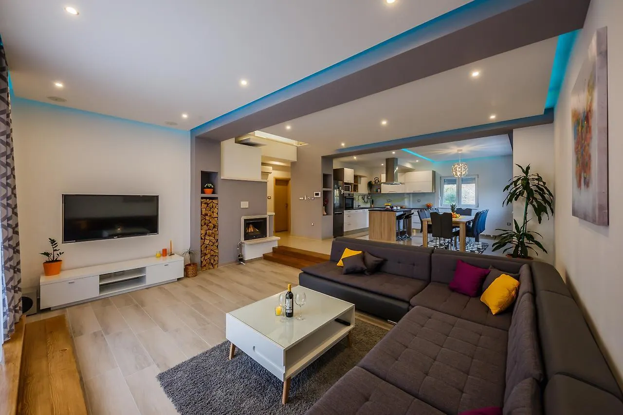 Villa Toni With 5 Bedrooms And Heated Pool Kastela 0*,  Croatia