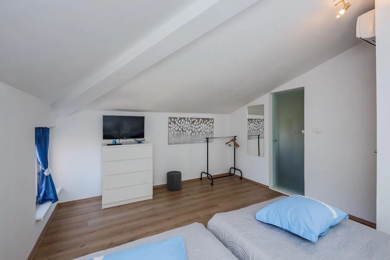 Villa Toni With 5 Bedrooms And Heated Pool Kastela 0*,
