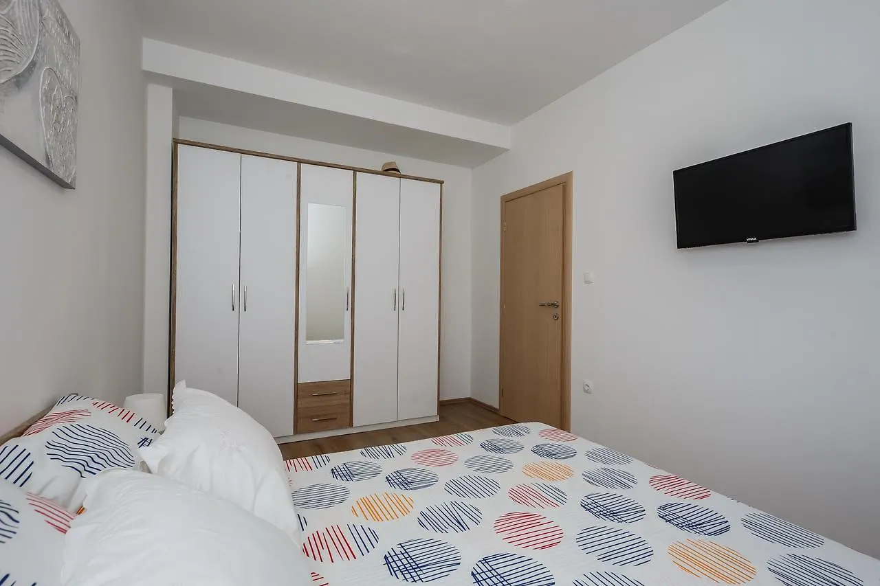 Villa Toni With 5 Bedrooms And Heated Pool Kastela