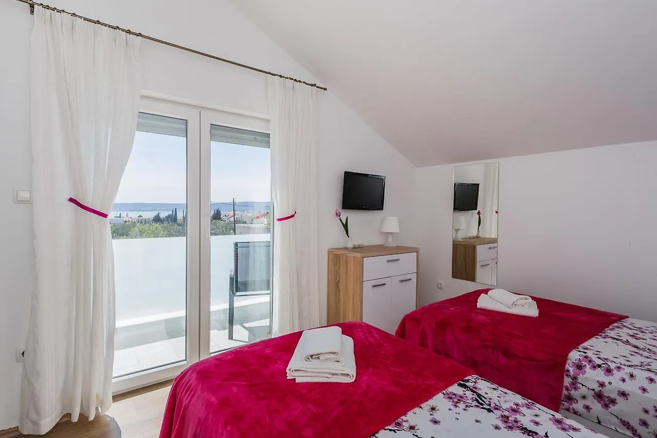Villa Toni With 5 Bedrooms And Heated Pool Kastela