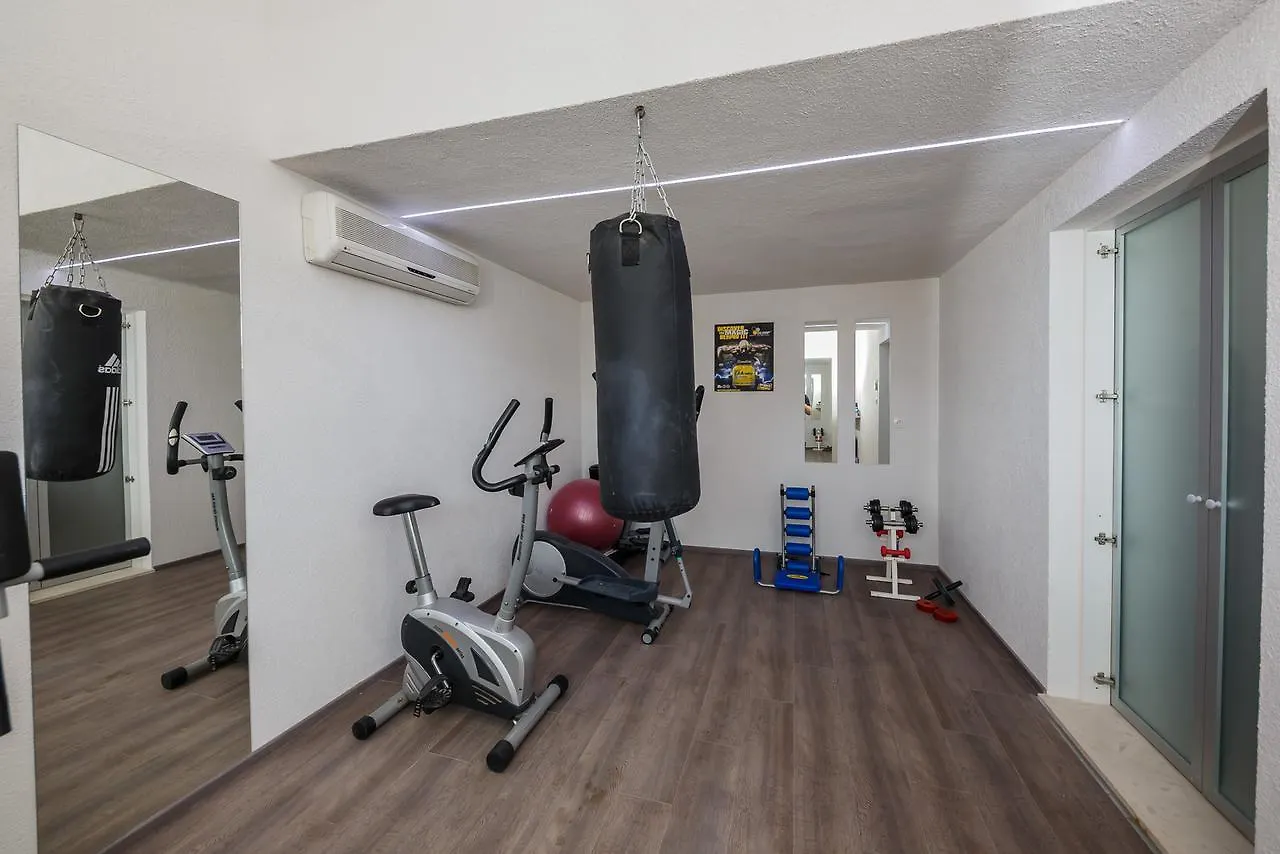 Villa Toni With 5 Bedrooms And Heated Pool Kastela 0*,  Croatia