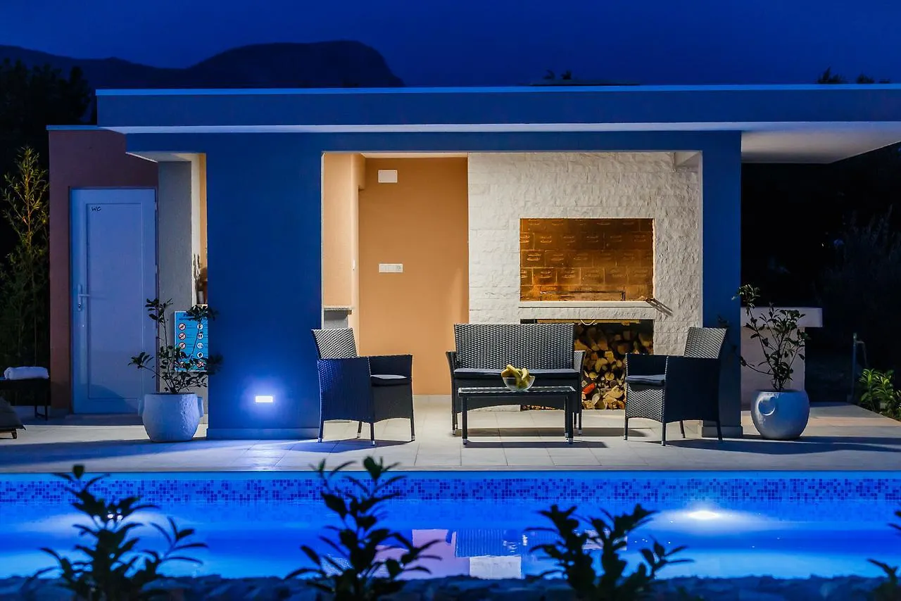 Villa Toni With 5 Bedrooms And Heated Pool Kastela Croatia